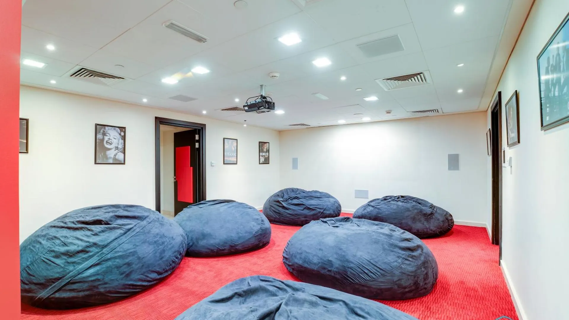 Stunning 2 Bedroom In The Heart Of Downtown, 360 Views Dubai Apartment