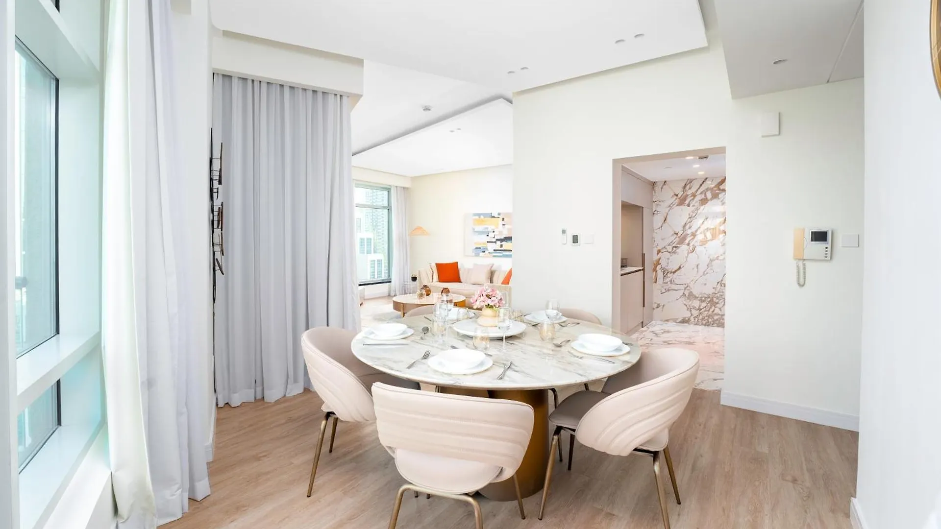 Stunning 2 Bedroom In The Heart Of Downtown, 360 Views Dubai Apartment