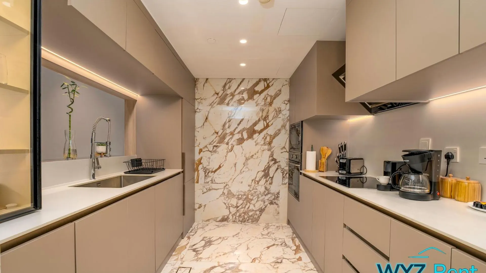 Stunning 2 Bedroom In The Heart Of Downtown, 360 Views Dubai Apartment